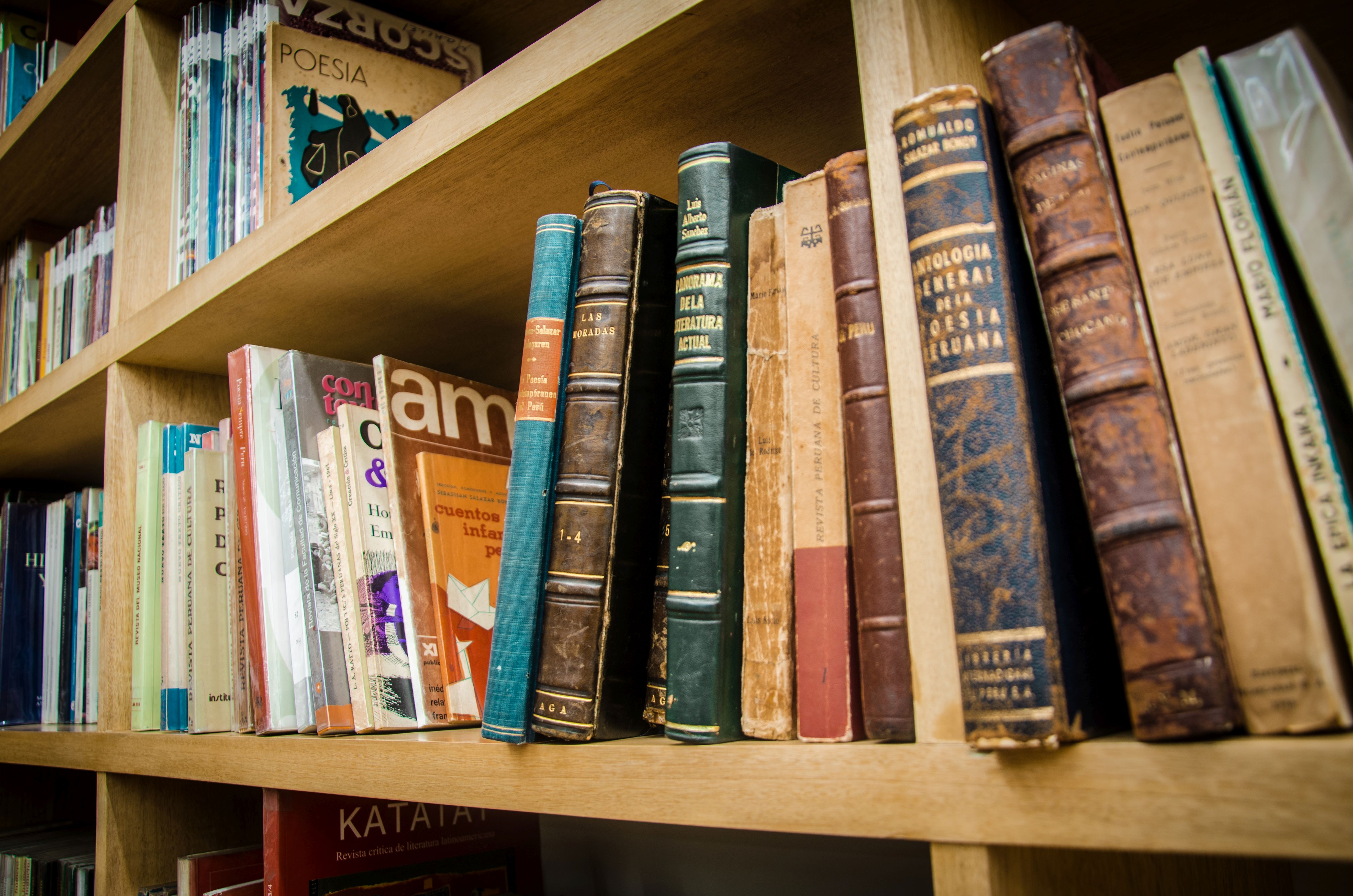 Libros y capítulos de libro